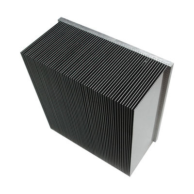 Kwadratowa wkładka Chłodzenie powietrzem Wytłaczanie aluminiowego radiatora